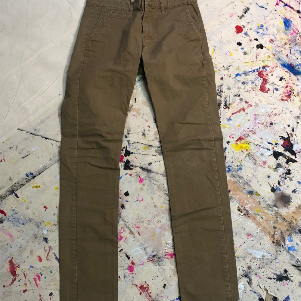 Skinny fit khaki colored chinos